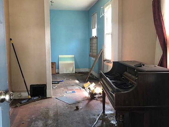 2nd image of 430 S Bedford Ave