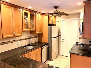 800 Governors Dr APT 25, Winthrop, MA 02152