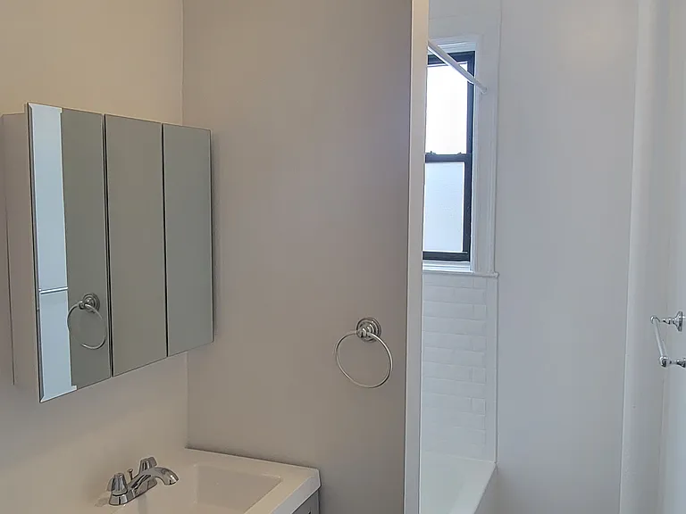 64 Baldwin Avenue — Photo 12