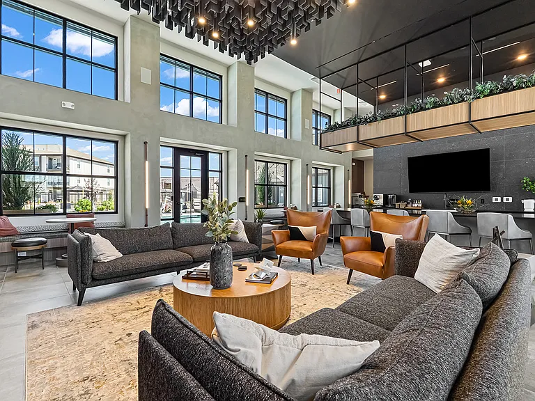 The Logan Luxury Apartments — Photo 32