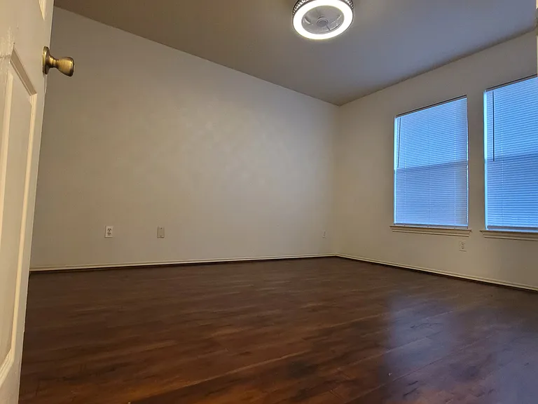 2709 Polk St — Photo 8