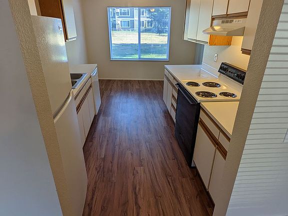 3rd image of 1765 SW Tamarack St APT 3