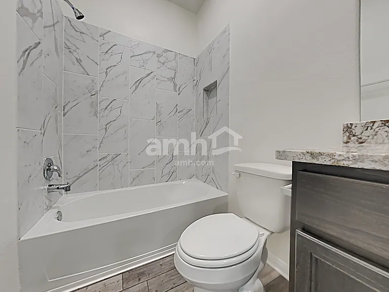 1162 Treeta Trl — Photo 14