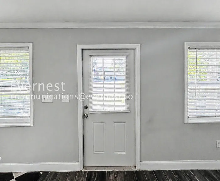 1885 Shore Acres Blvd NE — Photo 3