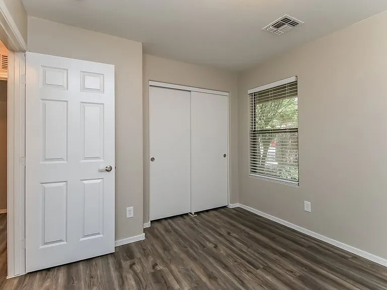 2443 E Meadow Mist Ln — Photo 10