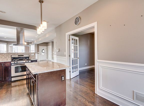 5th image of 4135 N Melvina Ave