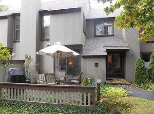 14 Willow Ln, Avon, CT 06001