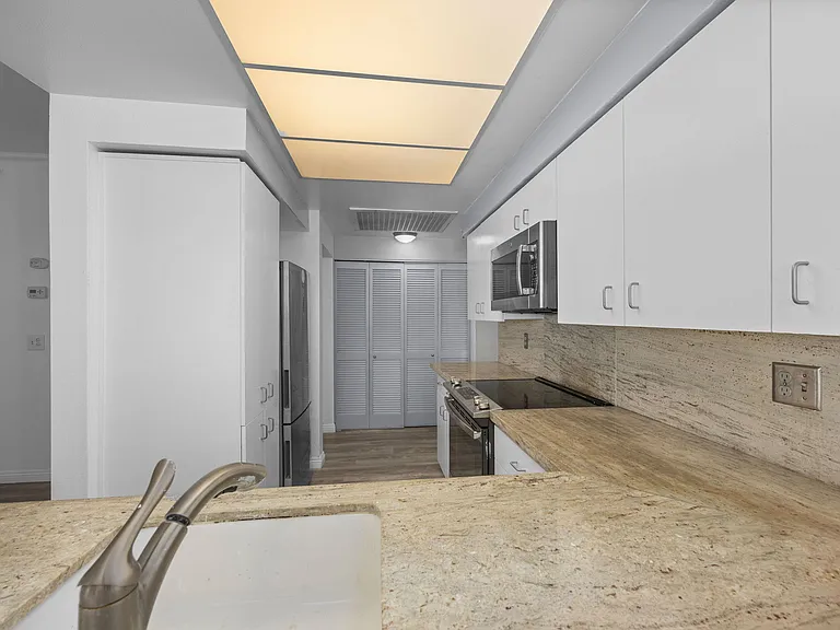 620 State St #123 — Photo 13