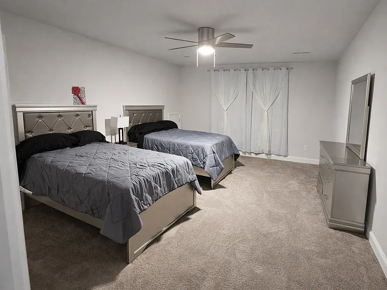 182 Hillmont Dr — Photo 17