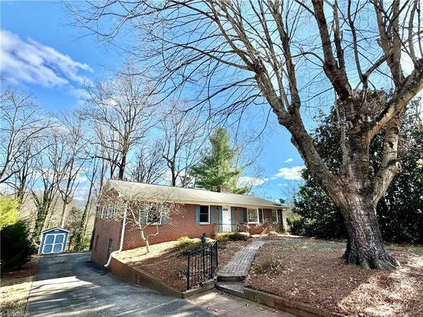 2565 Weymoth Rd, Winston Salem, NC 27103