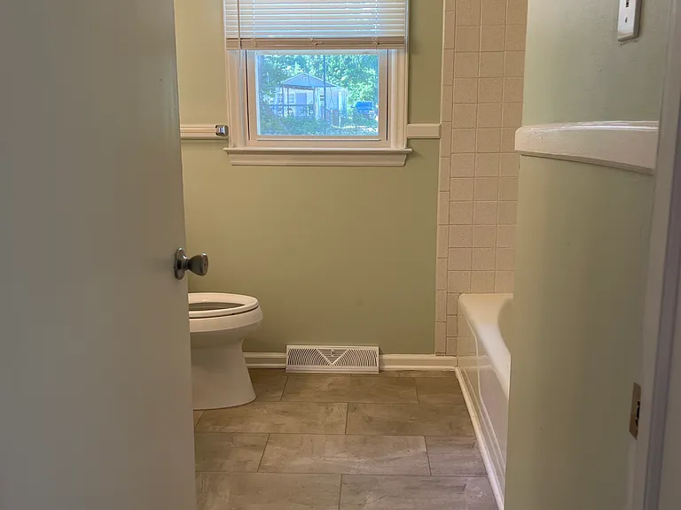 2320 Glenhaven Dr — Photo 10