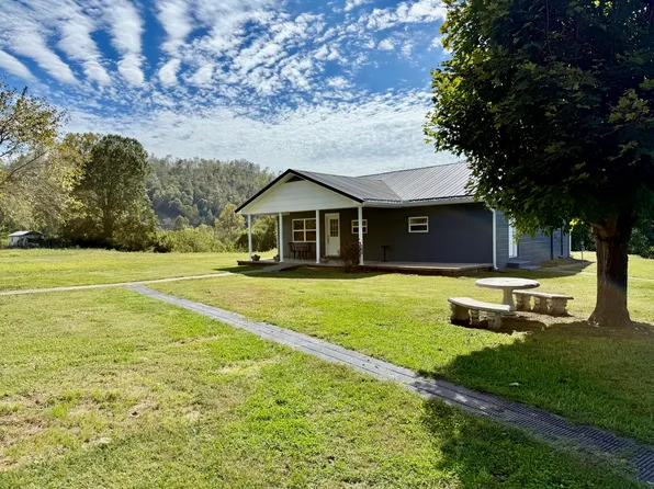 233 River Rd, Beattyville, KY 41311