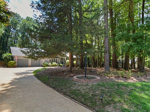 3rd image of 105 Artillery Ln