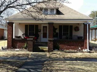 239 S 7th St, Clinton, IN 47842