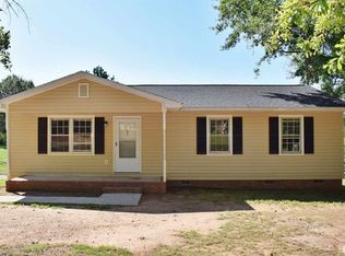 221 Waters Rd, Inman, SC 29349