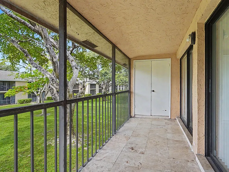 3939 NE 5th Ave #A201 — Photo 32