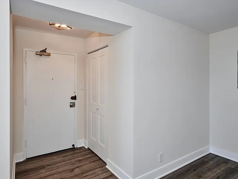 6118 N Sheridan Rd #707 — Photo 17