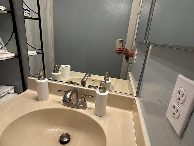 1022 S Vista St — Photo 2