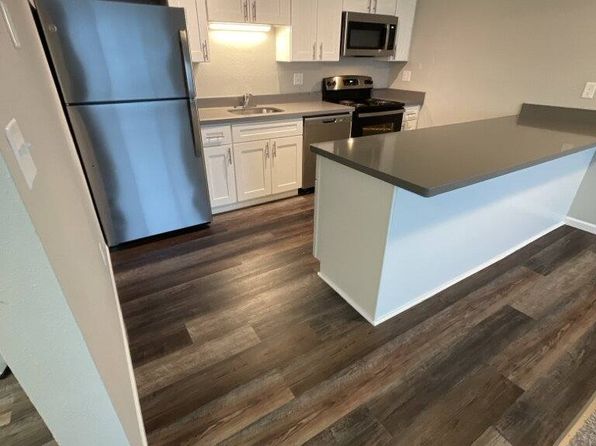 330 15th Ave W APT 220