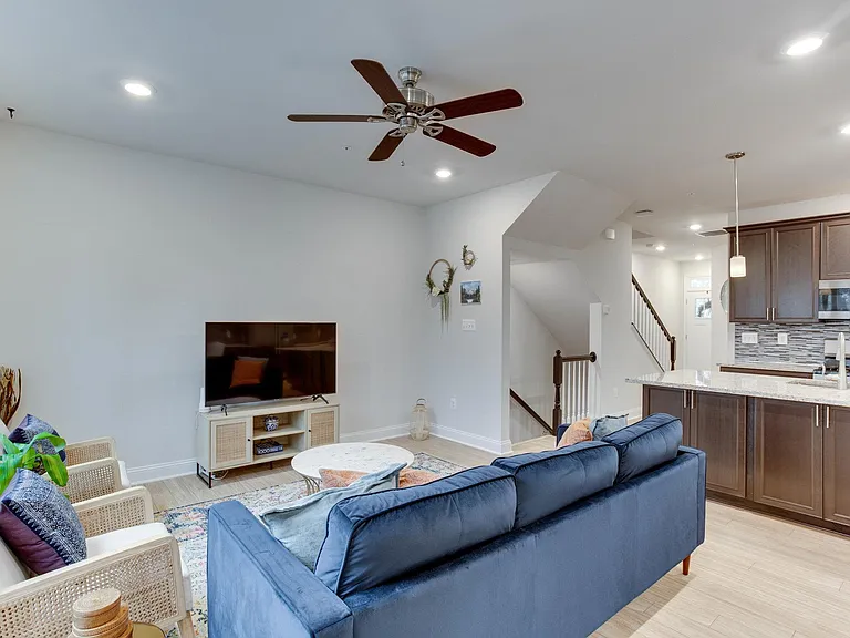 1295 Orchid Rd — Photo 10