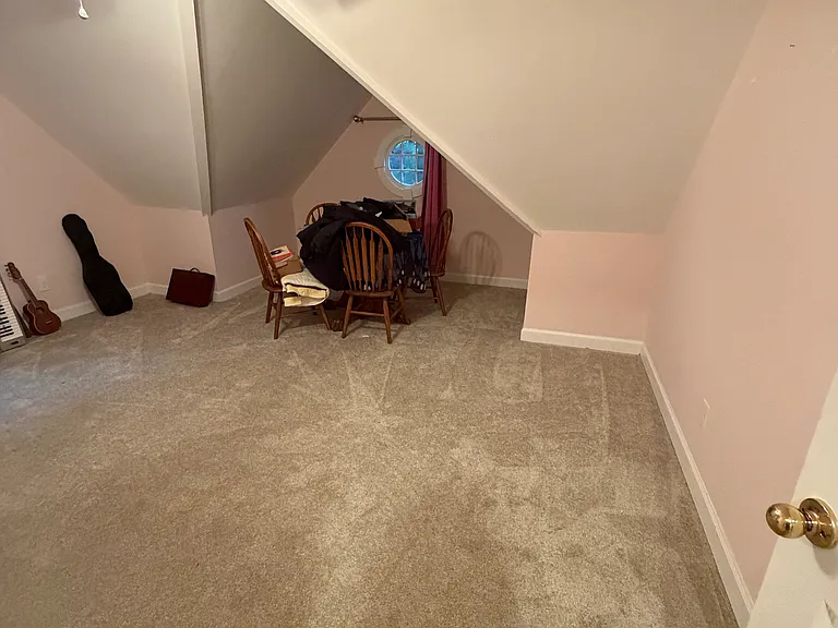 Bedroom 5 with reading/play nook