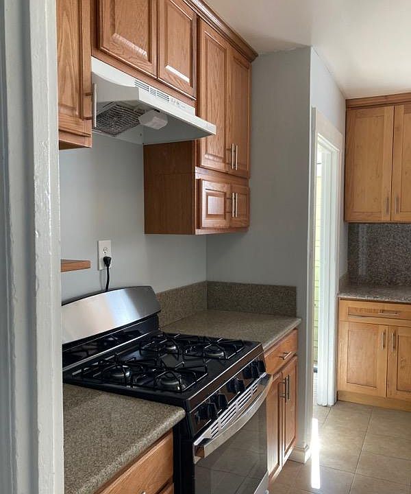 1st image of 536 Margaret St