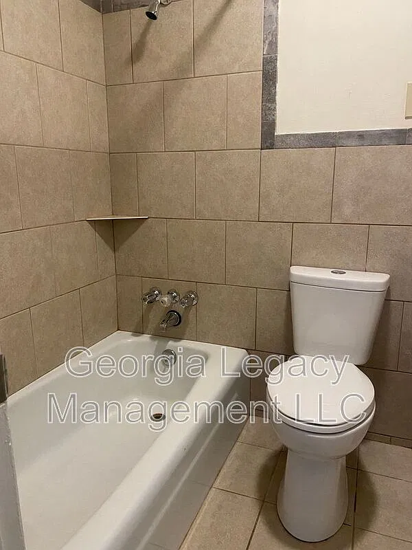 2 bed, 1.5 bath, 980 sqft, $1,195 — Photo 2