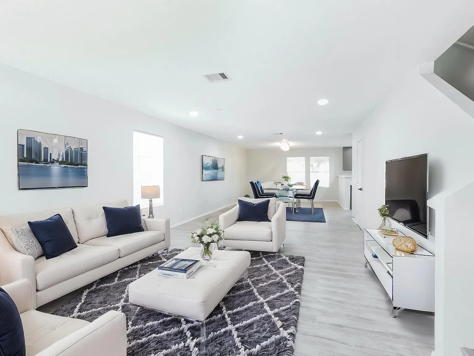 4 bed, 2.5 bath, 2060 sqft, $2,150 — Photo 3