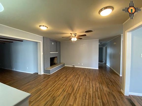 3rd image of 1205 W Yucca Ave