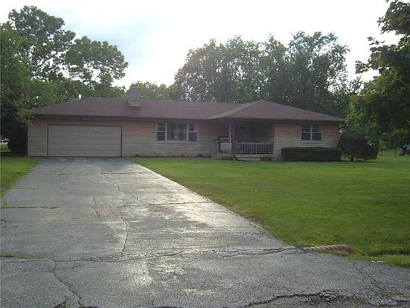 3rd image of 48 Heather Dr