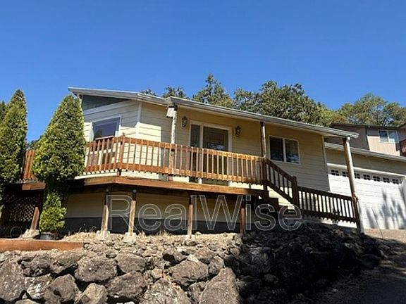 2nd image of 1384 NE Ridge Ave