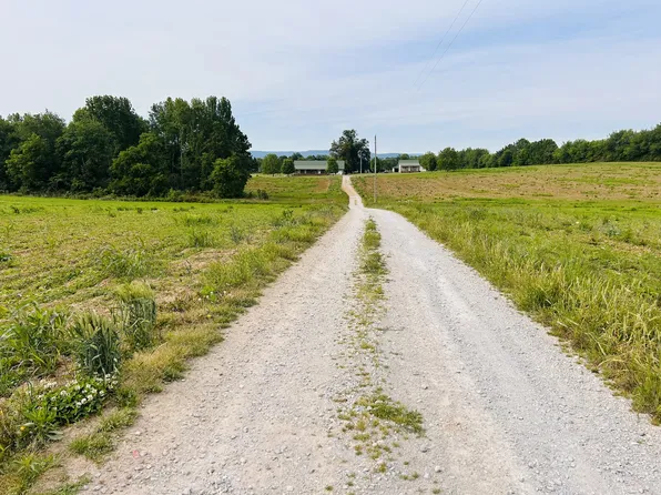 235 Breezy Knoll Ln, Morrison, TN 37357