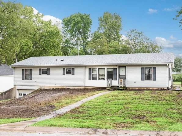 207 W Lucy St, Mc Louth, KS 66054