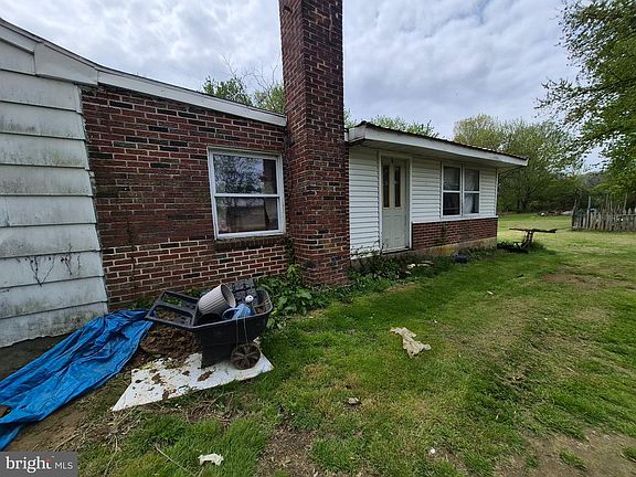 2nd image of 194 Water St