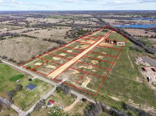 385 Roundtree Cir, Wolfe City, TX 75496