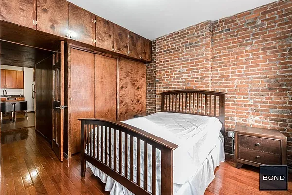 Rented by Bond New York | media 5