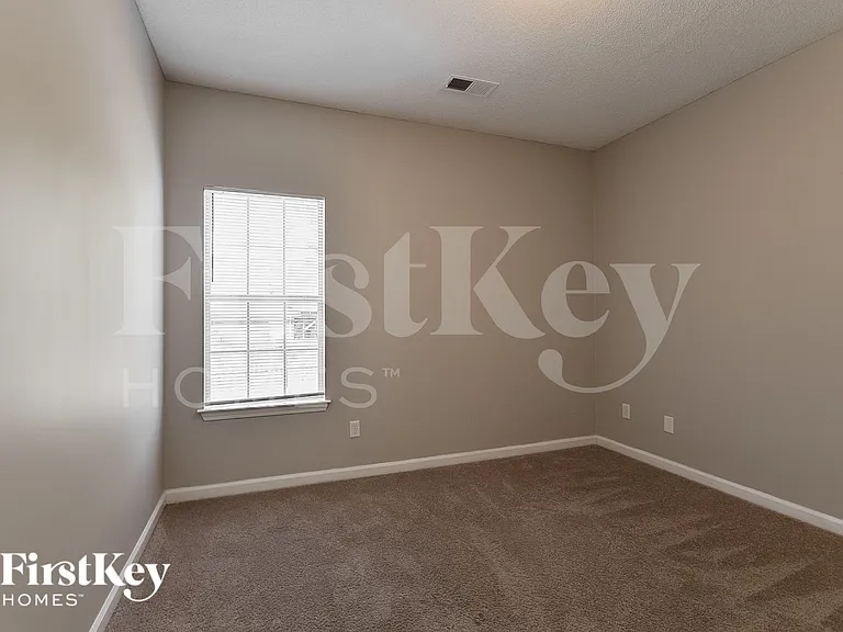 10178 Rathmore Cv — Photo 11