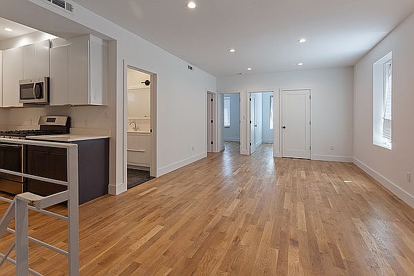 1st image of 1845 E 13th St APT 2R