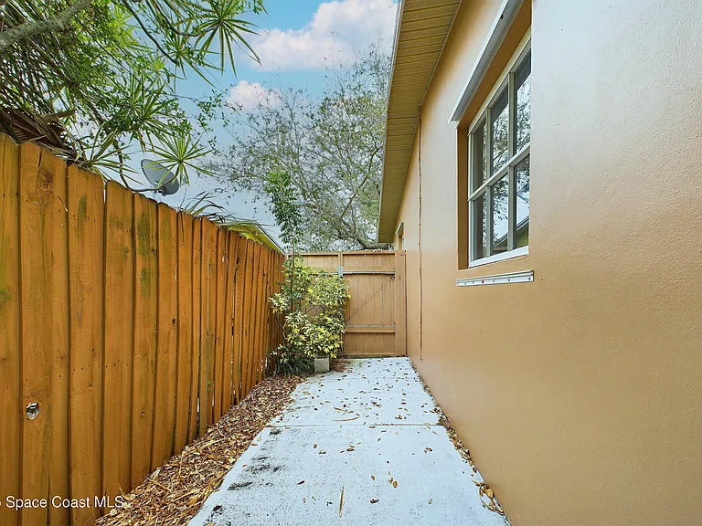 1202 Yacht Club Blvd — Photo 26