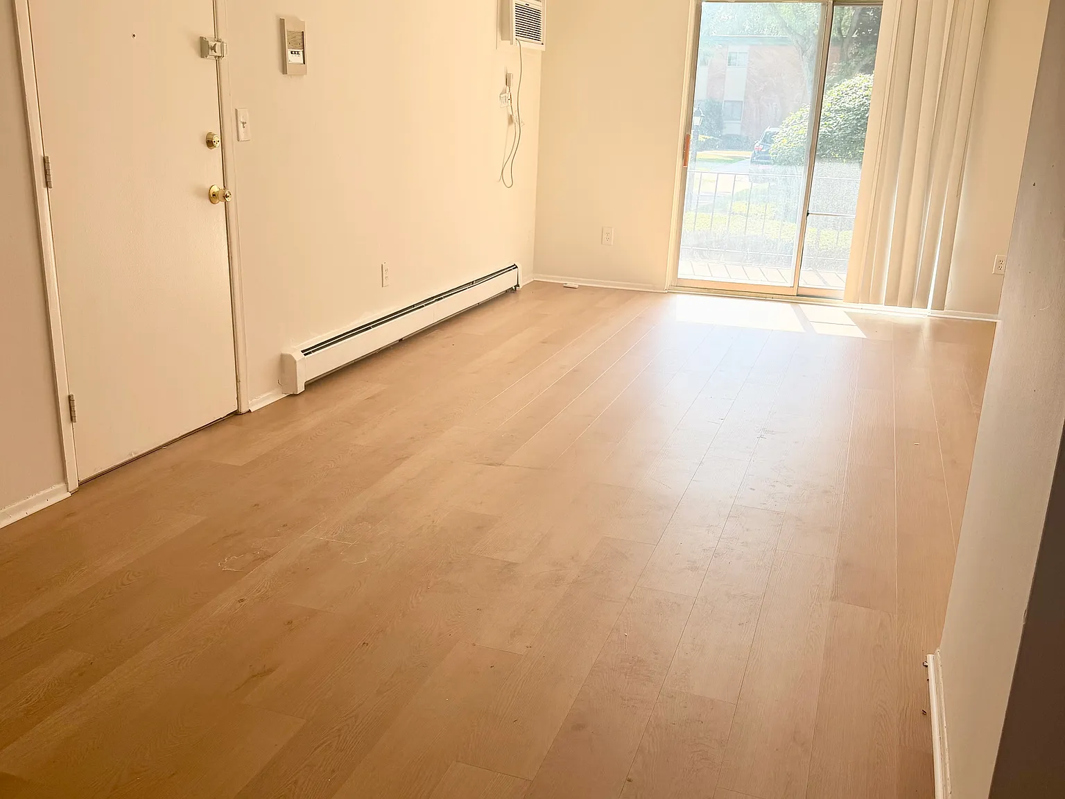 2 bed, 868 sqft, $1,300 — Photo 1