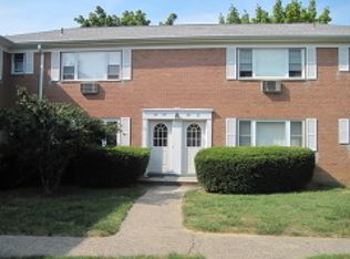 25 Manchester Ct, Wayne, NJ 07470