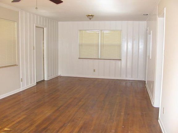 4th image of 777 SE 9th Cir