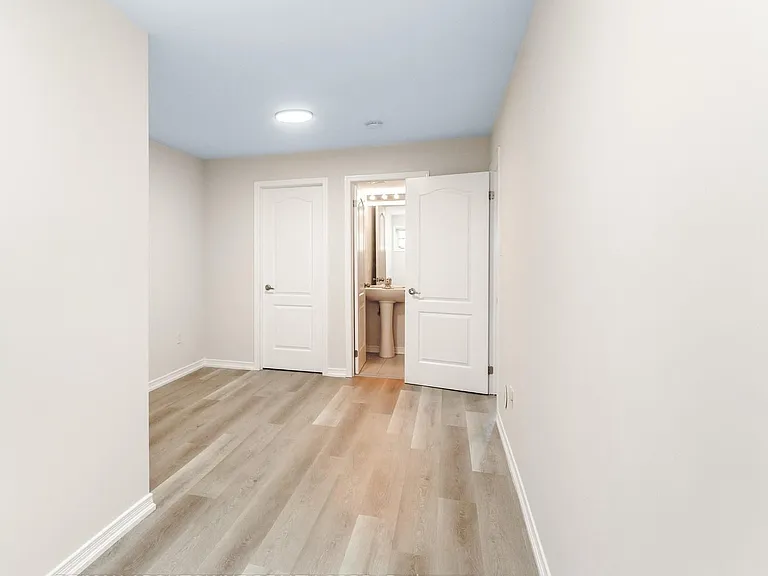 2441 Greenwich Dr #1 — Photo 26