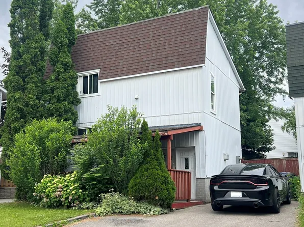 8 Grand River Ct, Brampton, ON L6S 2J8