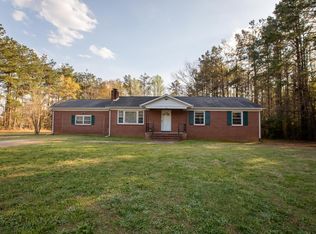 916 Canaan Church Rd, La Crosse, VA 23950