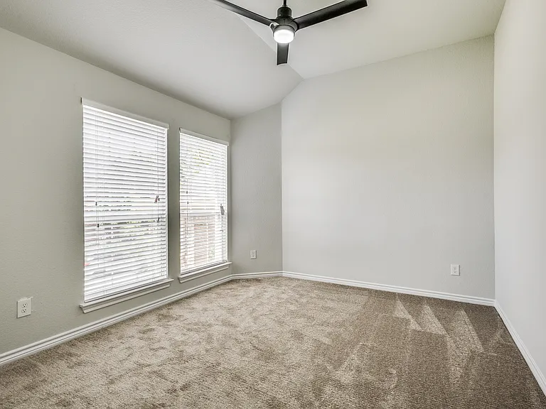 11532 Gatesville Dr — Photo 33