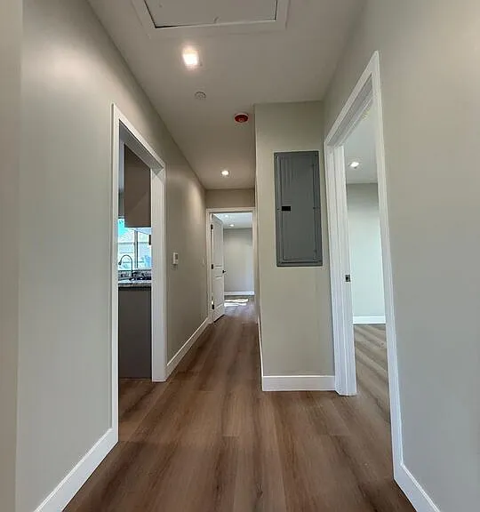 6403 Gentry Ave — Photo 7