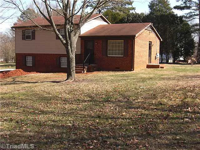 Building Photo - 4360 Reidsville Rd