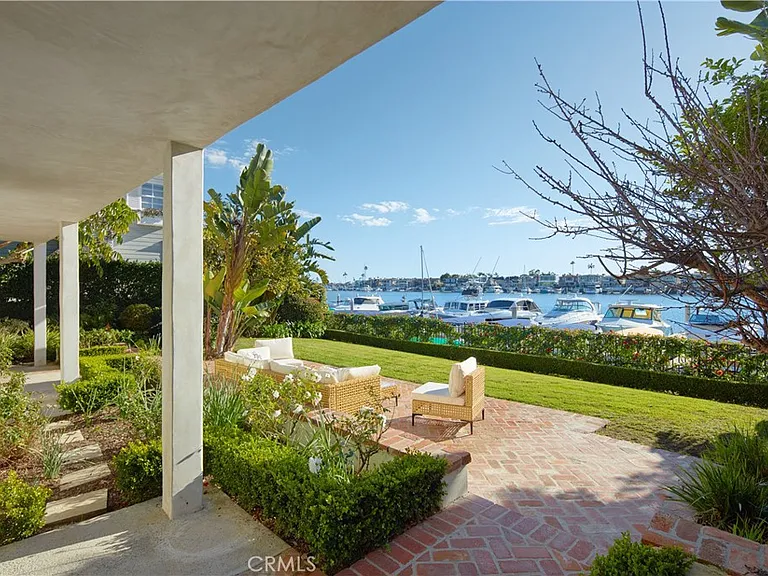 2572 Bayshore Dr — Photo 10
