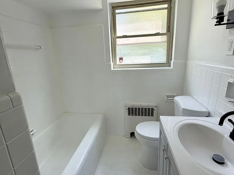 2798 Queen City Ave — Photo 7